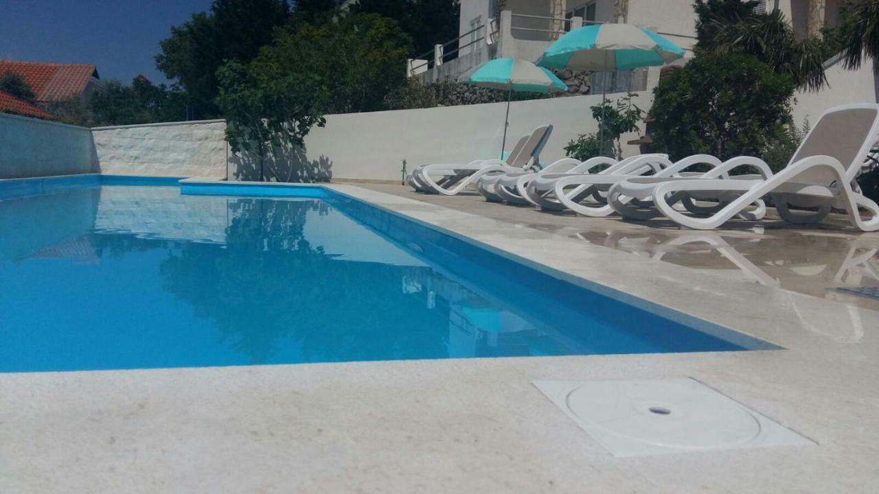 Beachfront Apartments Anita With Pool Karlobag Extérieur photo