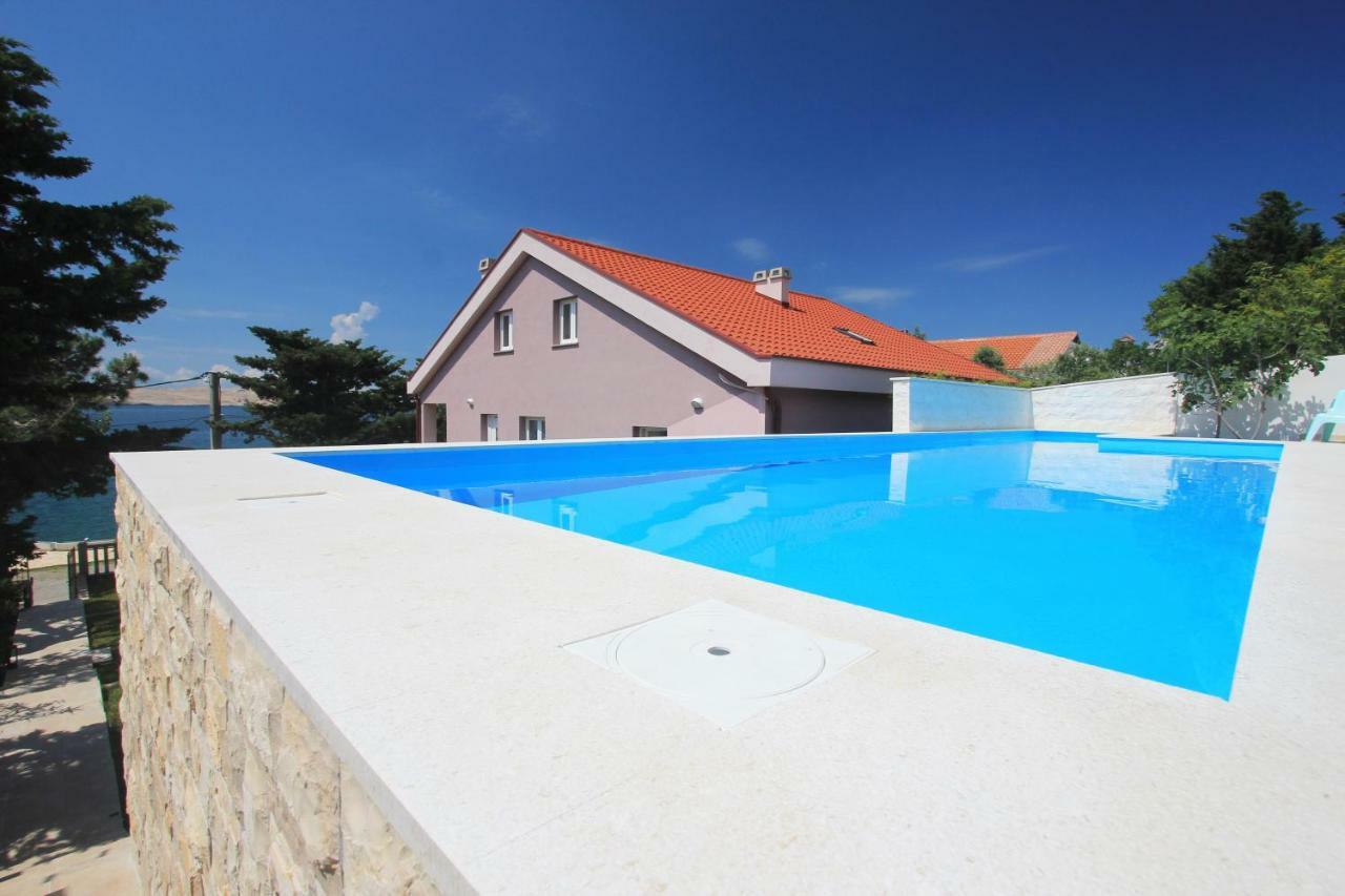 Beachfront Apartments Anita With Pool Karlobag Extérieur photo