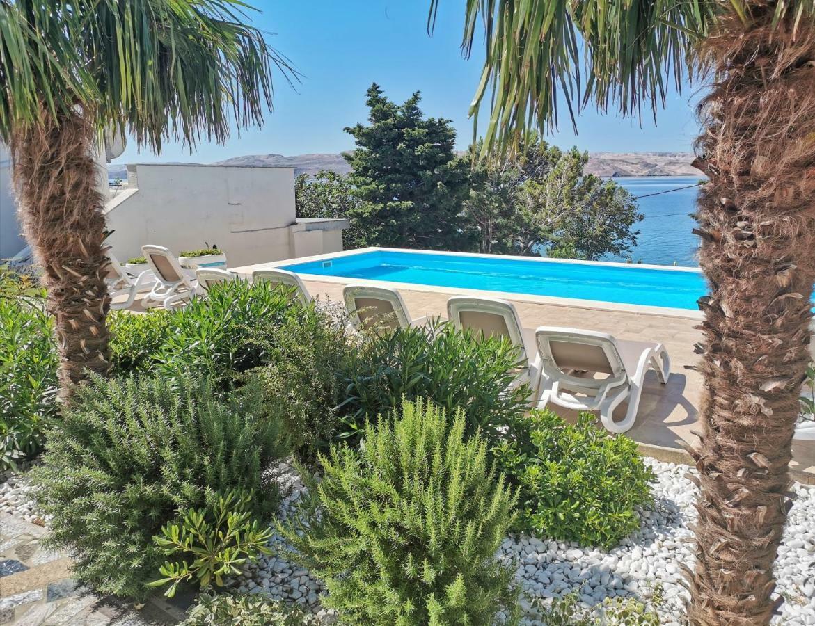 Beachfront Apartments Anita With Pool Karlobag Extérieur photo