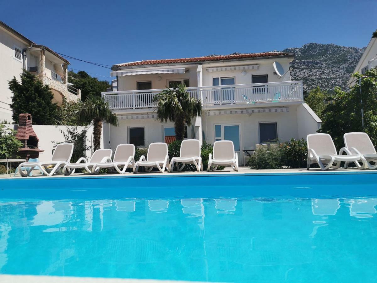 Beachfront Apartments Anita With Pool Karlobag Extérieur photo